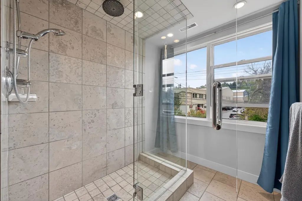 625 29 Avenue SW Calgary AB T2S 0N8