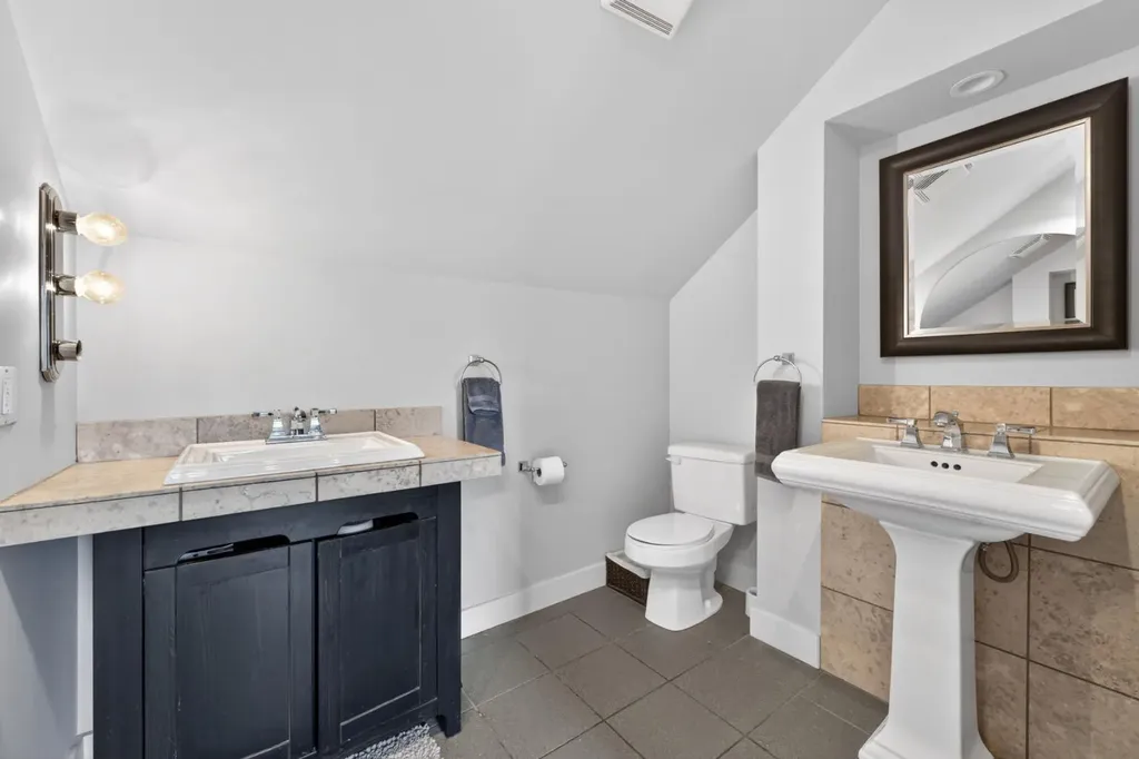 625 29 Avenue SW Calgary AB T2S 0N8