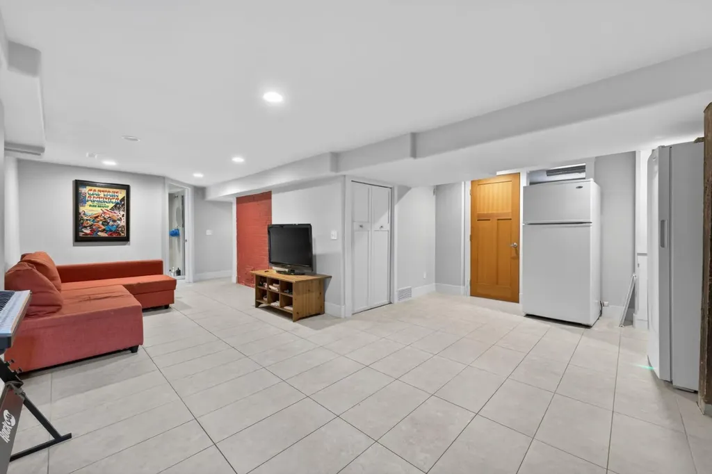 625 29 Avenue SW Calgary AB T2S 0N8