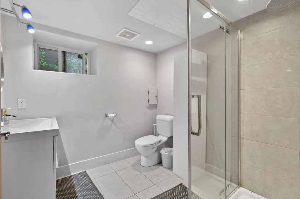 625 29 Avenue SW Calgary AB T2S 0N8