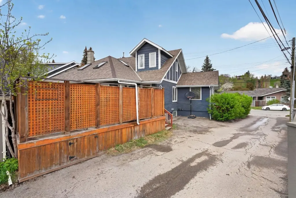 625 29 Avenue SW Calgary AB T2S 0N8