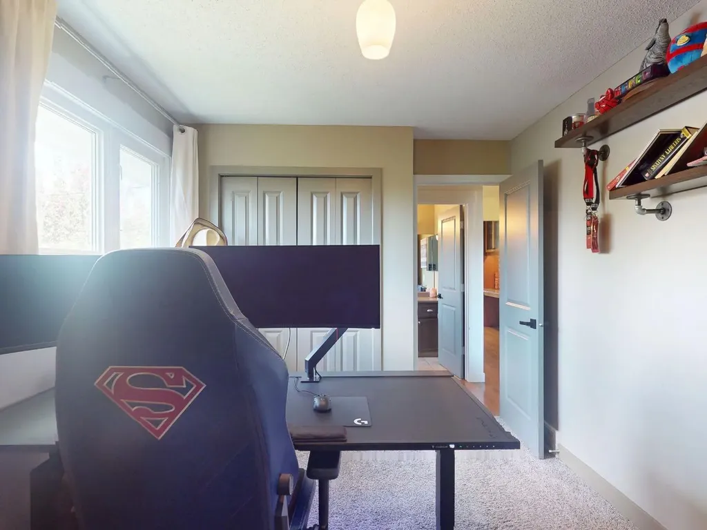 5839 Dalkeith Hill NW Calgary AB T3A 1G5