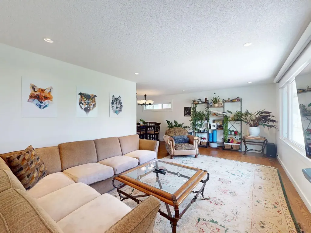 5839 Dalkeith Hill NW Calgary AB T3A 1G5