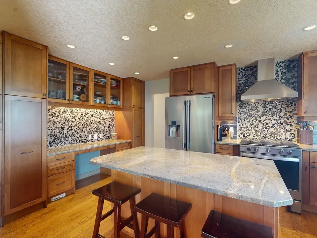 5839 Dalkeith Hill NW Calgary AB T3A 1G5