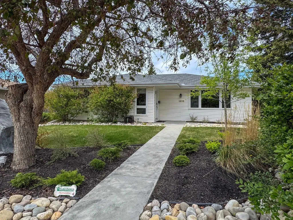 5839 Dalkeith Hill NW Calgary AB T3A 1G5
