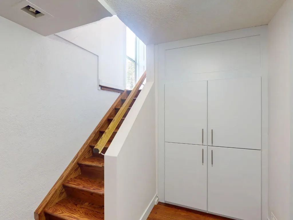 5839 Dalkeith Hill NW Calgary AB T3A 1G5