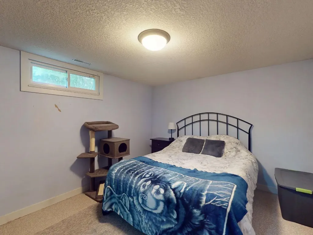 5839 Dalkeith Hill NW Calgary AB T3A 1G5