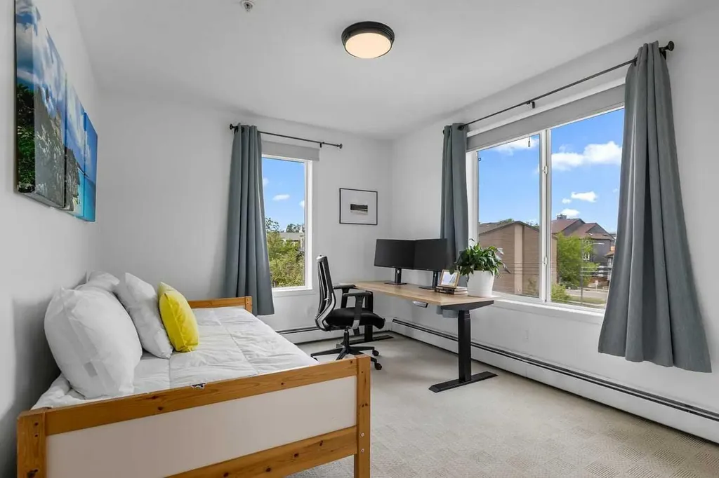 1110 17 Street SW Calgary AB T3C3X3