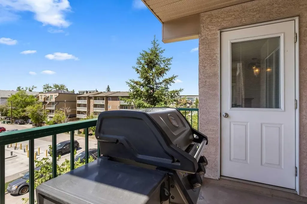 1110 17 Street SW Calgary AB T3C3X3