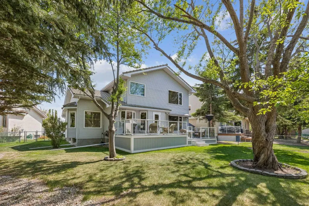 187 Hampshire Close NW Calgary AB T3A4Y1