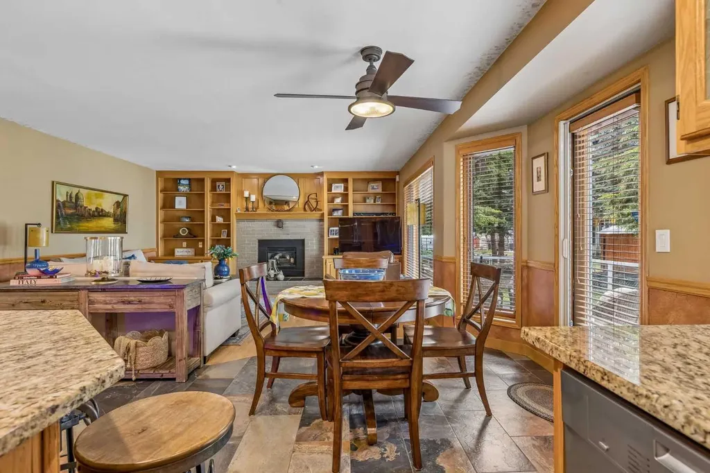 187 Hampshire Close NW Calgary AB T3A4Y1