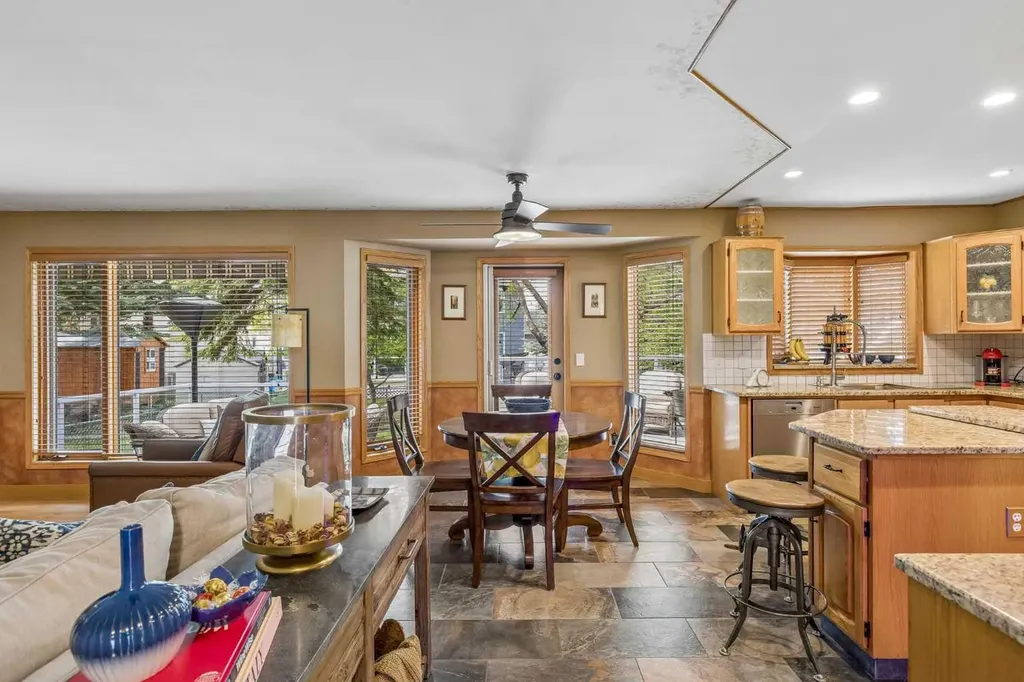 187 Hampshire Close NW Calgary AB T3A4Y1