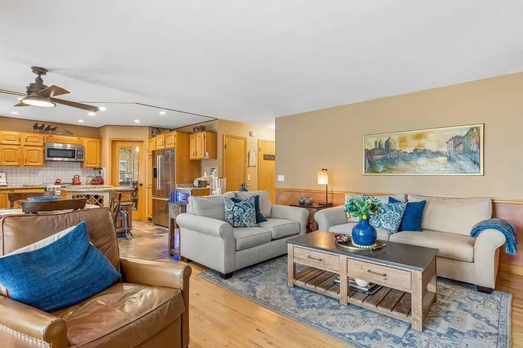 187 Hampshire Close NW Calgary AB T3A4Y1