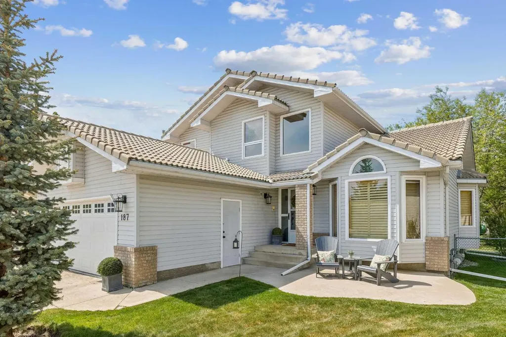 187 Hampshire Close NW Calgary AB T3A4Y1