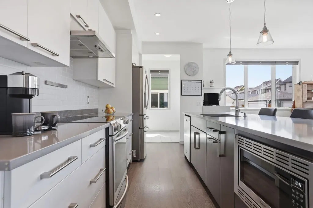 341 Marquis Heights SE Calgary AB T3M 2A7