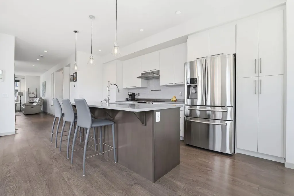 341 Marquis Heights SE Calgary AB T3M 2A7