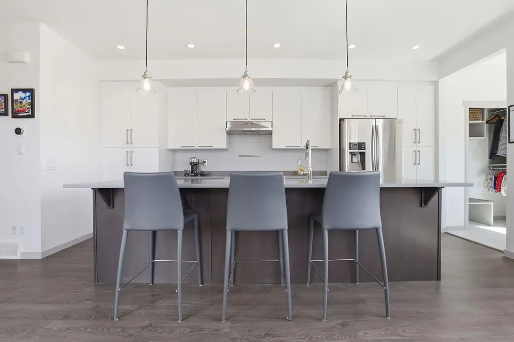 341 Marquis Heights SE Calgary AB T3M 2A7