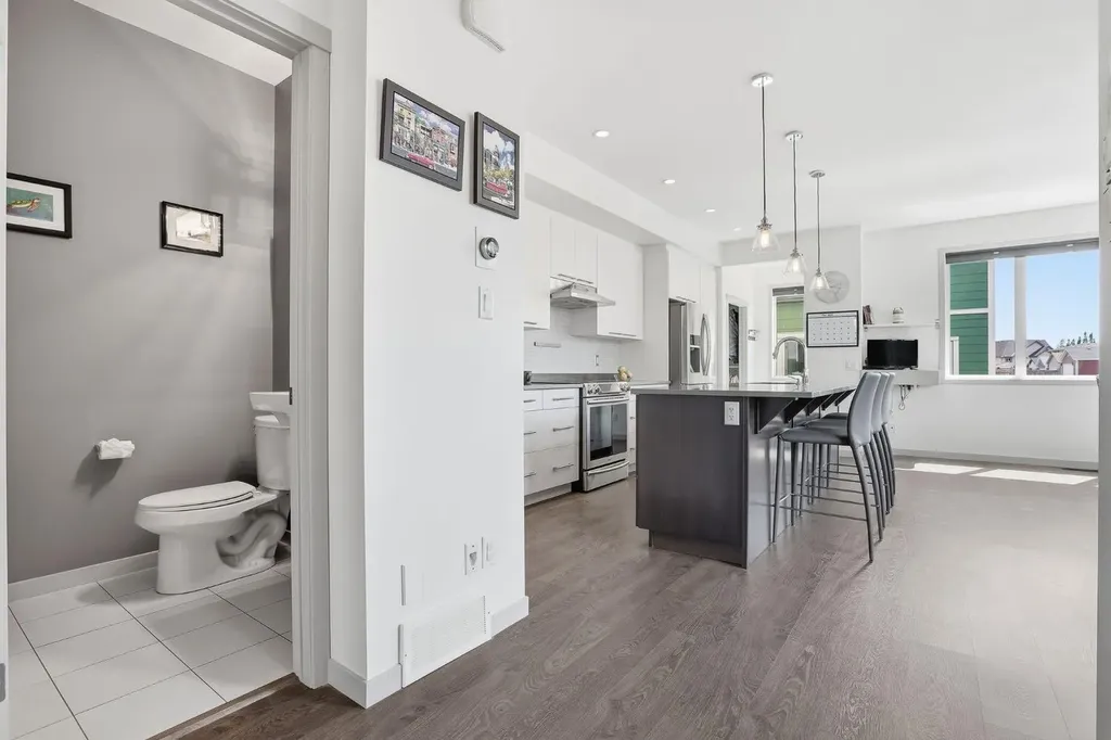 341 Marquis Heights SE Calgary AB T3M 2A7