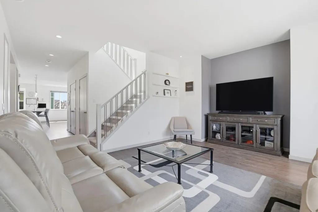 341 Marquis Heights SE Calgary AB T3M 2A7