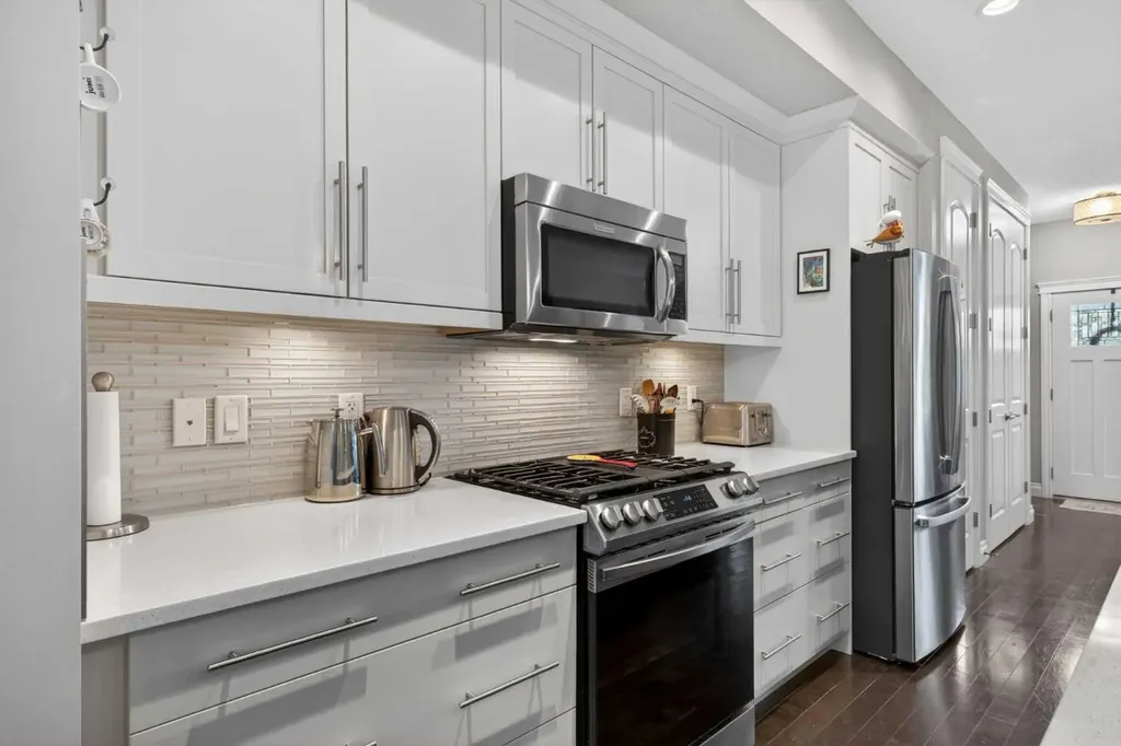 340 Quarry Park Boulevard SE Calgary AB T2C 5L4