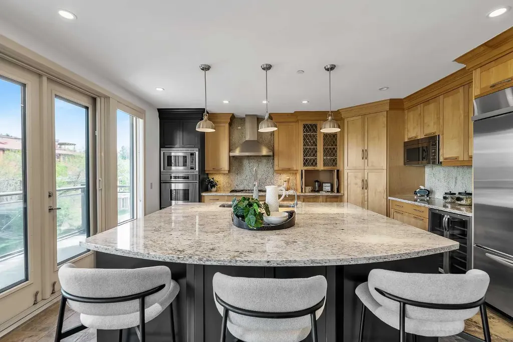 1731 13 Street SW Calgary AB T2T 3P5