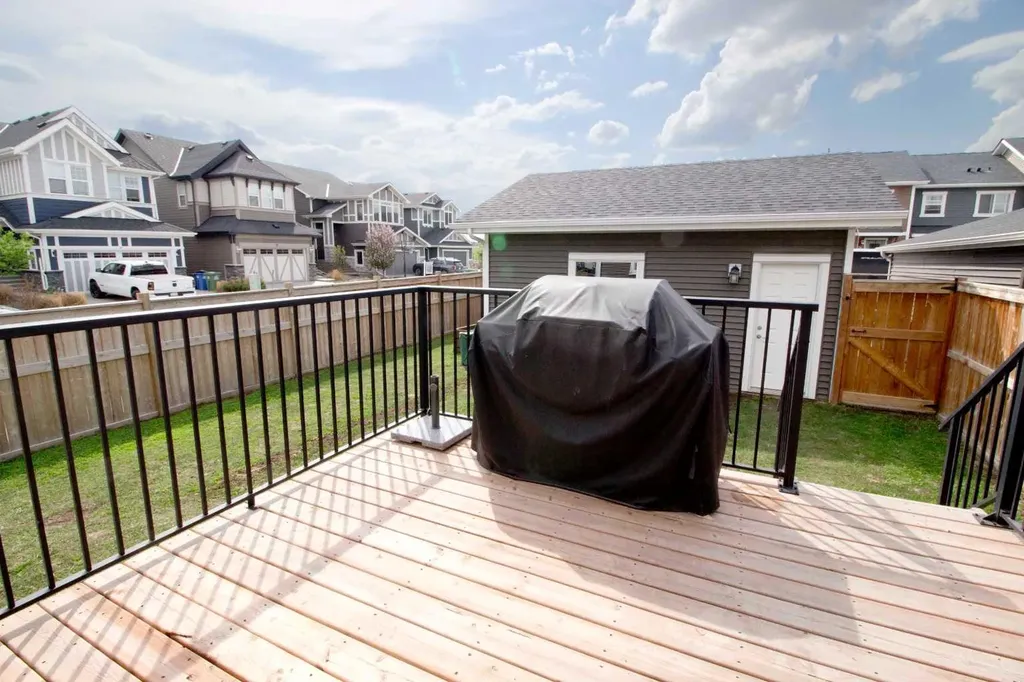 3 Sunrise Heights Cochrane AB T4C 2R8