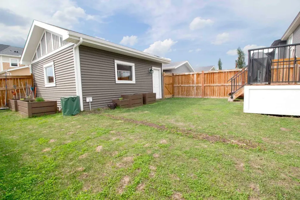 3 Sunrise Heights Cochrane AB T4C 2R8