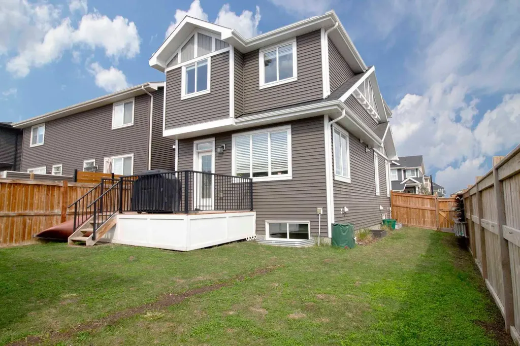 3 Sunrise Heights Cochrane AB T4C 2R8
