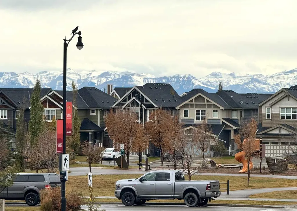 3 Sunrise Heights Cochrane AB T4C 2R8