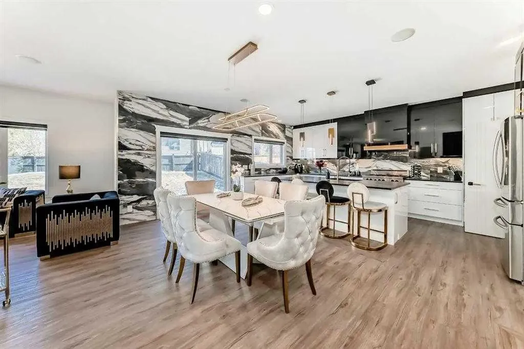630 Rocky Ridge View NW Calgary AB T3G 5C2