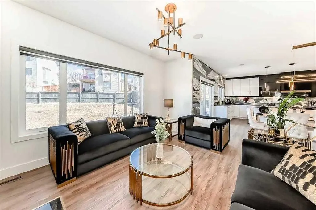 630 Rocky Ridge View NW Calgary AB T3G 5C2