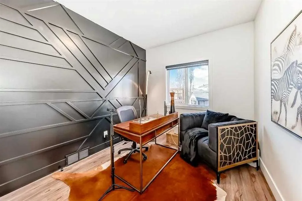 630 Rocky Ridge View NW Calgary AB T3G 5C2