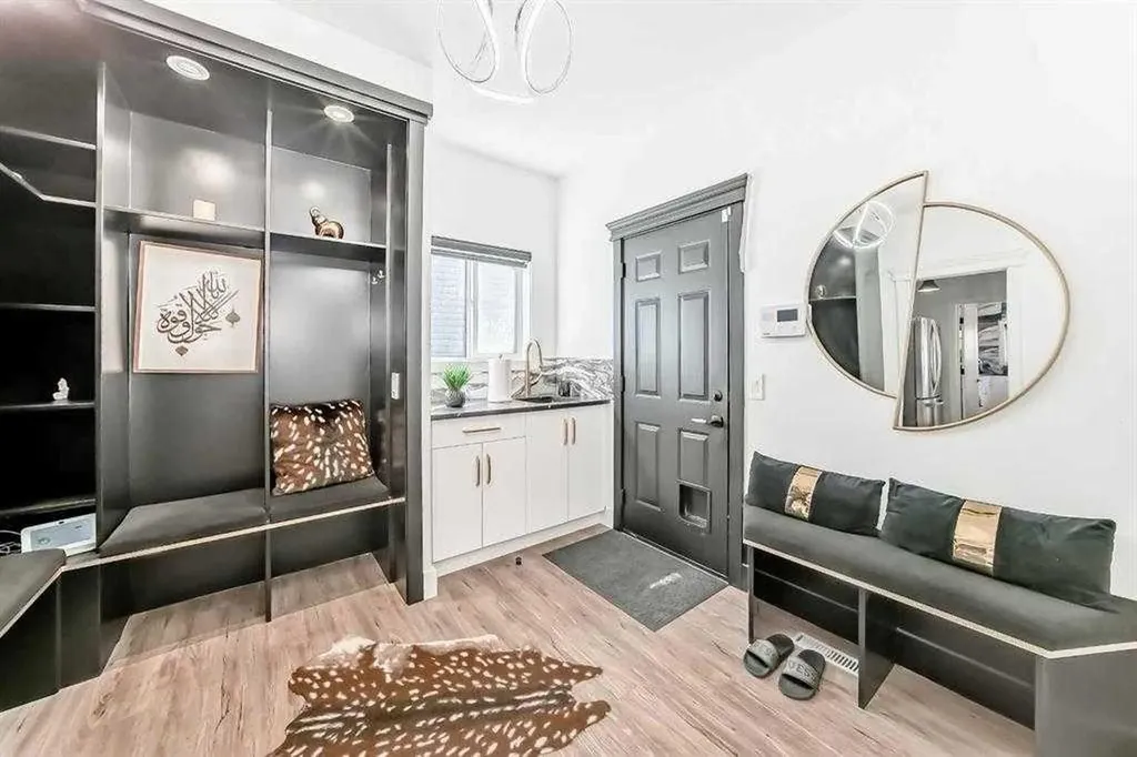 630 Rocky Ridge View NW Calgary AB T3G 5C2