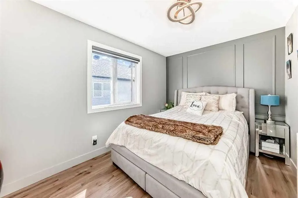 630 Rocky Ridge View NW Calgary AB T3G 5C2