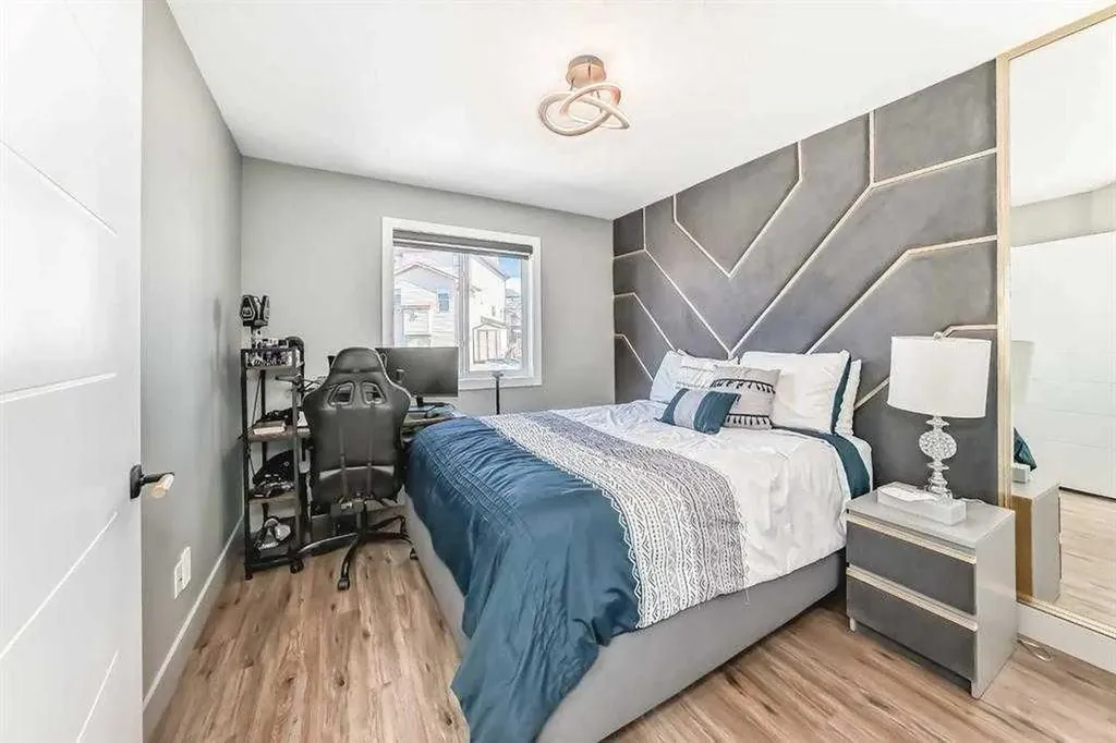 630 Rocky Ridge View NW Calgary AB T3G 5C2