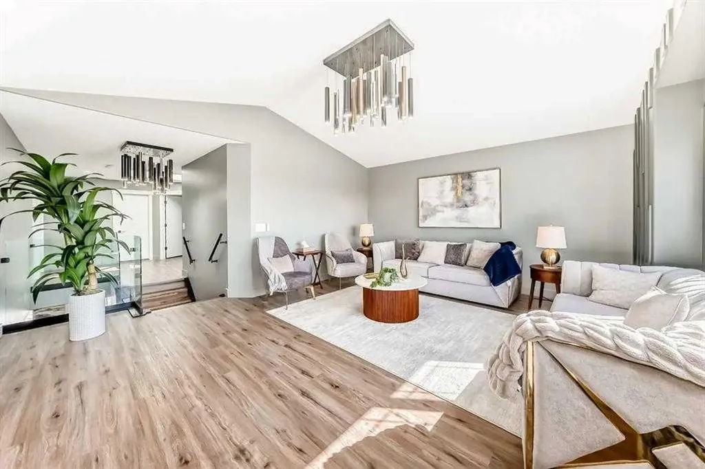 630 Rocky Ridge View NW Calgary AB T3G 5C2