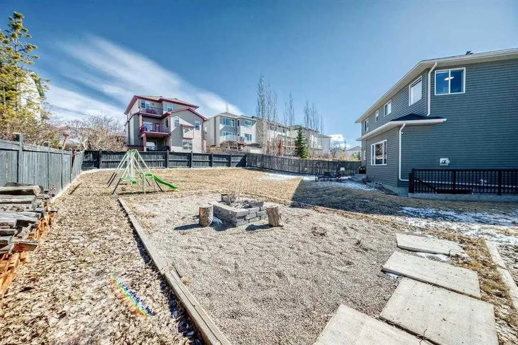 630 Rocky Ridge View NW Calgary AB T3G 5C2