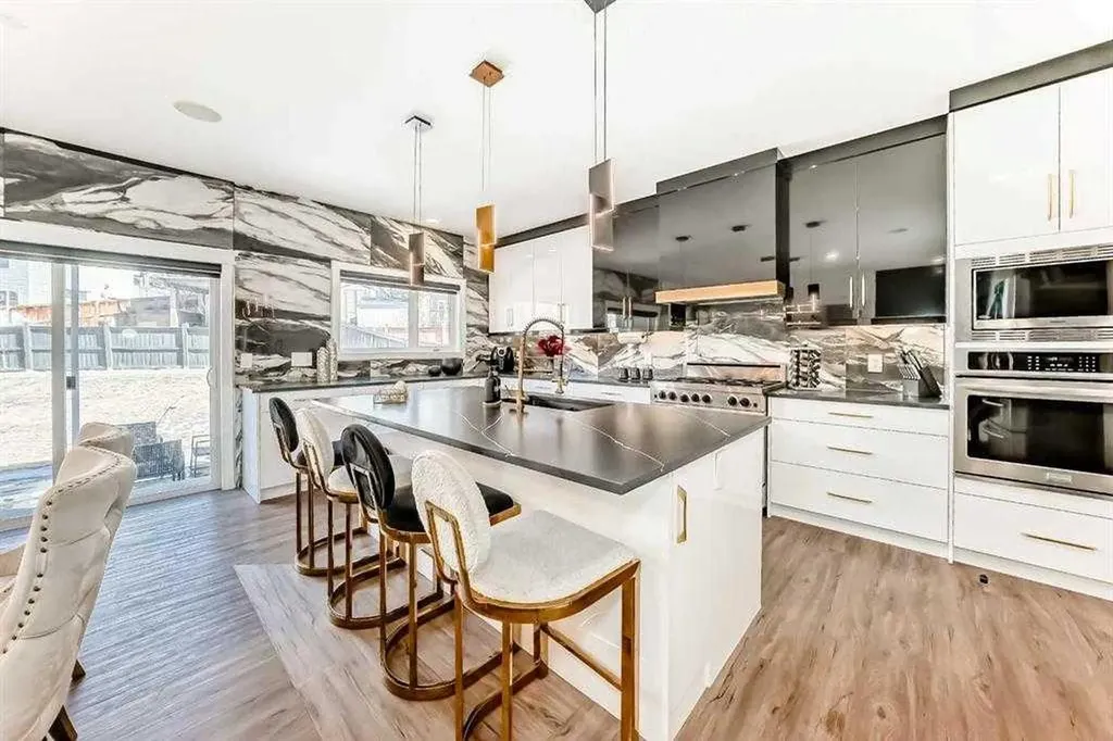 630 Rocky Ridge View NW Calgary AB T3G 5C2
