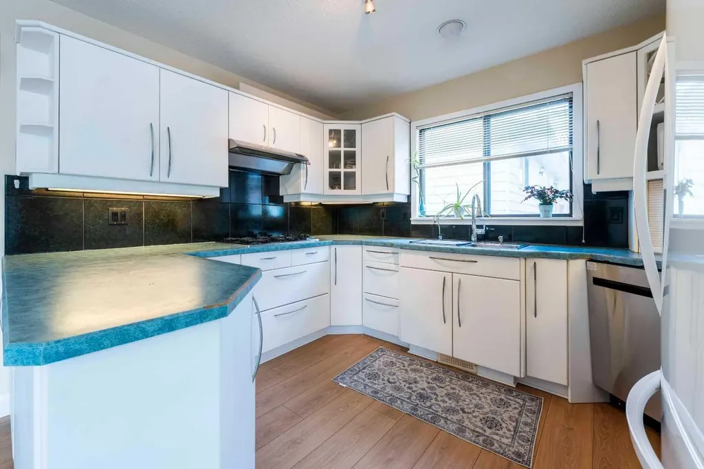 19 Maxwell Avenue Red Deer AB T4R 1P3