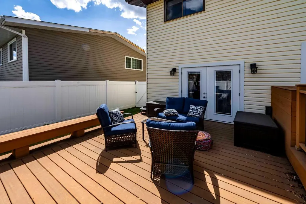 19 Maxwell Avenue Red Deer AB T4R 1P3