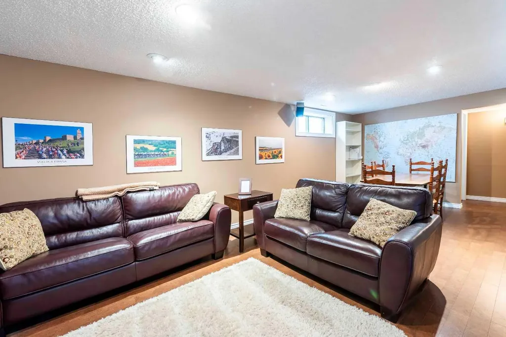 19 Maxwell Avenue Red Deer AB T4R 1P3