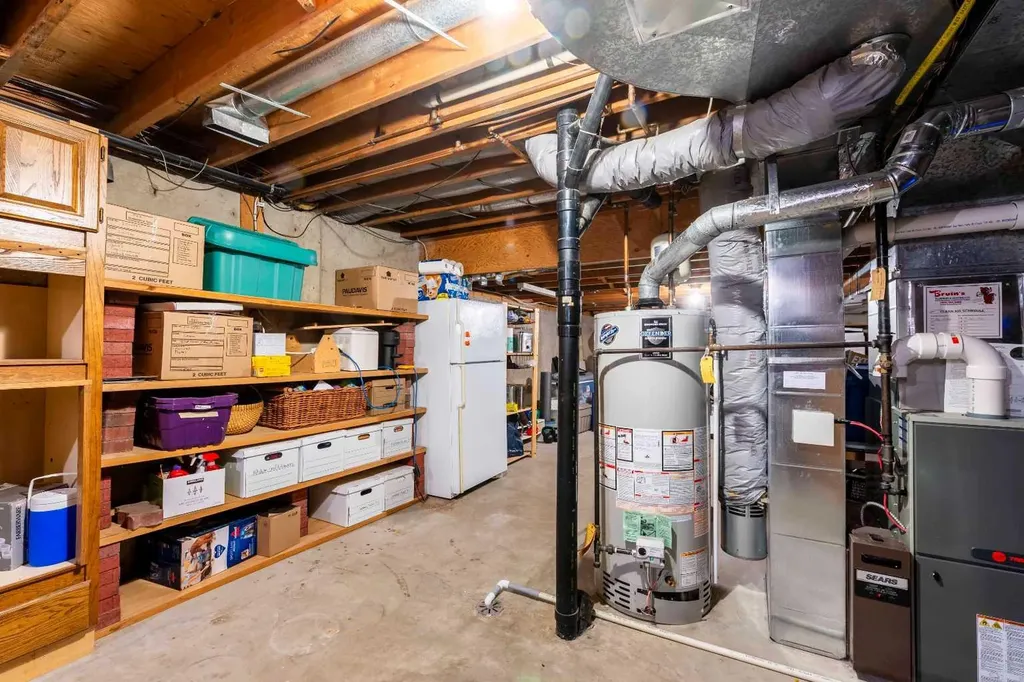 19 Maxwell Avenue Red Deer AB T4R 1P3