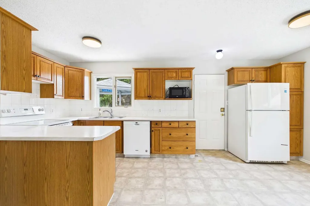 3840 Brooklyn Crescent NW Calgary AB T2L 1H2