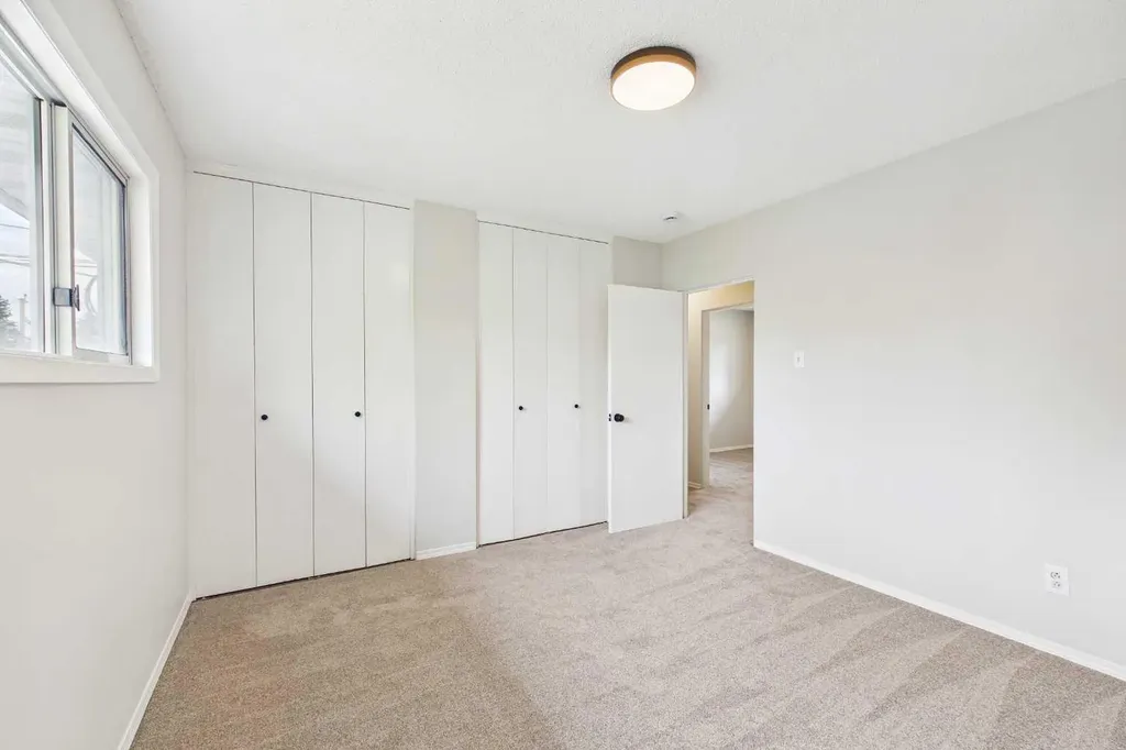 3840 Brooklyn Crescent NW Calgary AB T2L 1H2