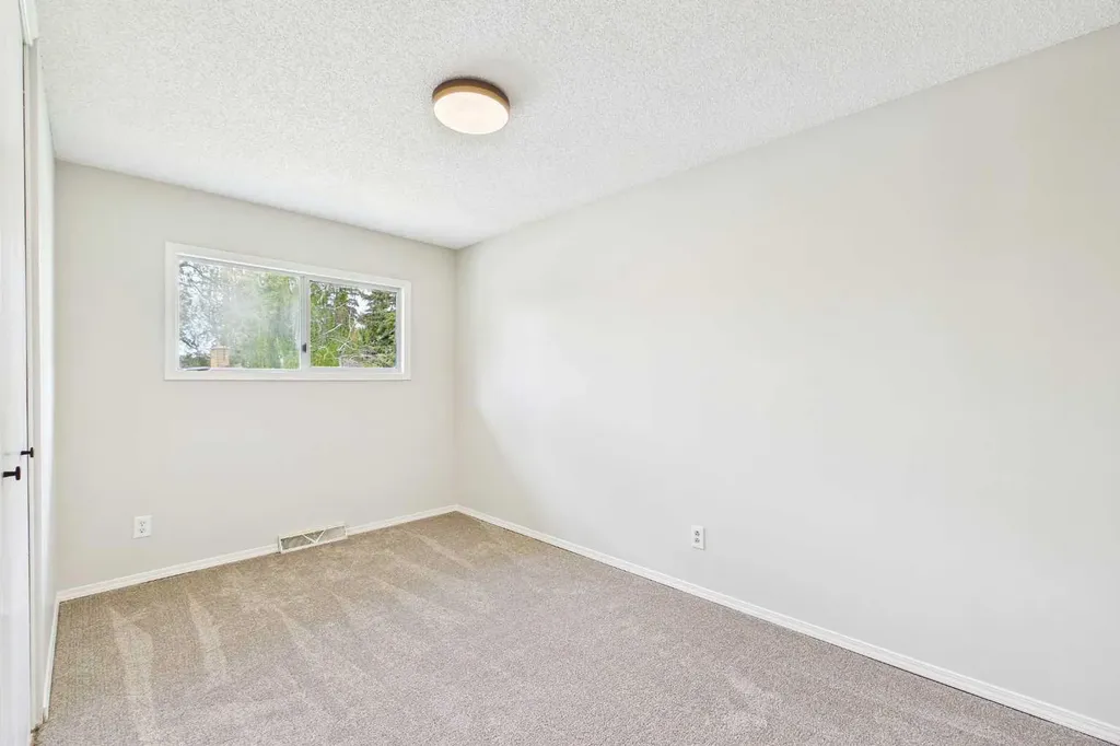 3840 Brooklyn Crescent NW Calgary AB T2L 1H2