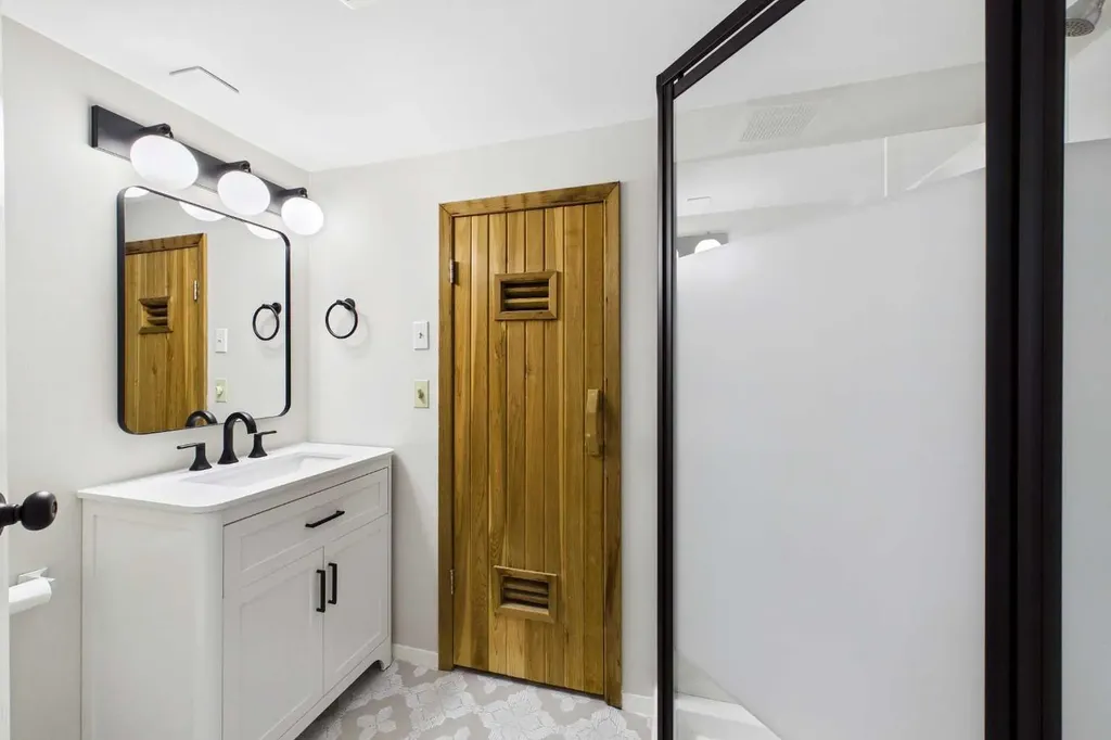 3840 Brooklyn Crescent NW Calgary AB T2L 1H2