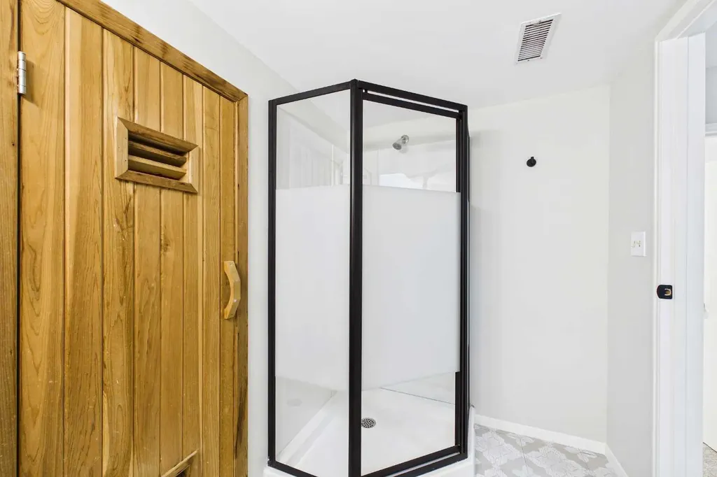 3840 Brooklyn Crescent NW Calgary AB T2L 1H2