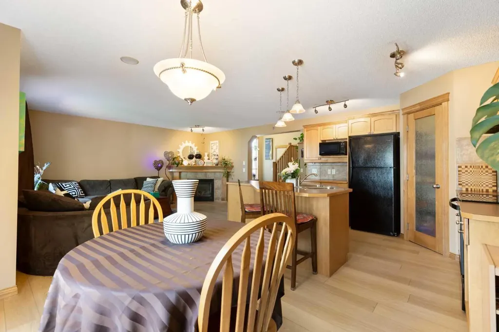 34 Tuscany Meadows Drive NW Calgary AB T3L 2T8