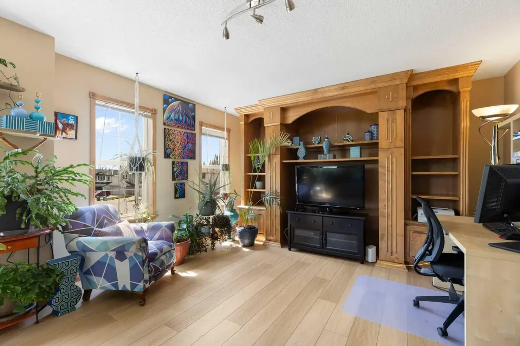 34 Tuscany Meadows Drive NW Calgary AB T3L 2T8