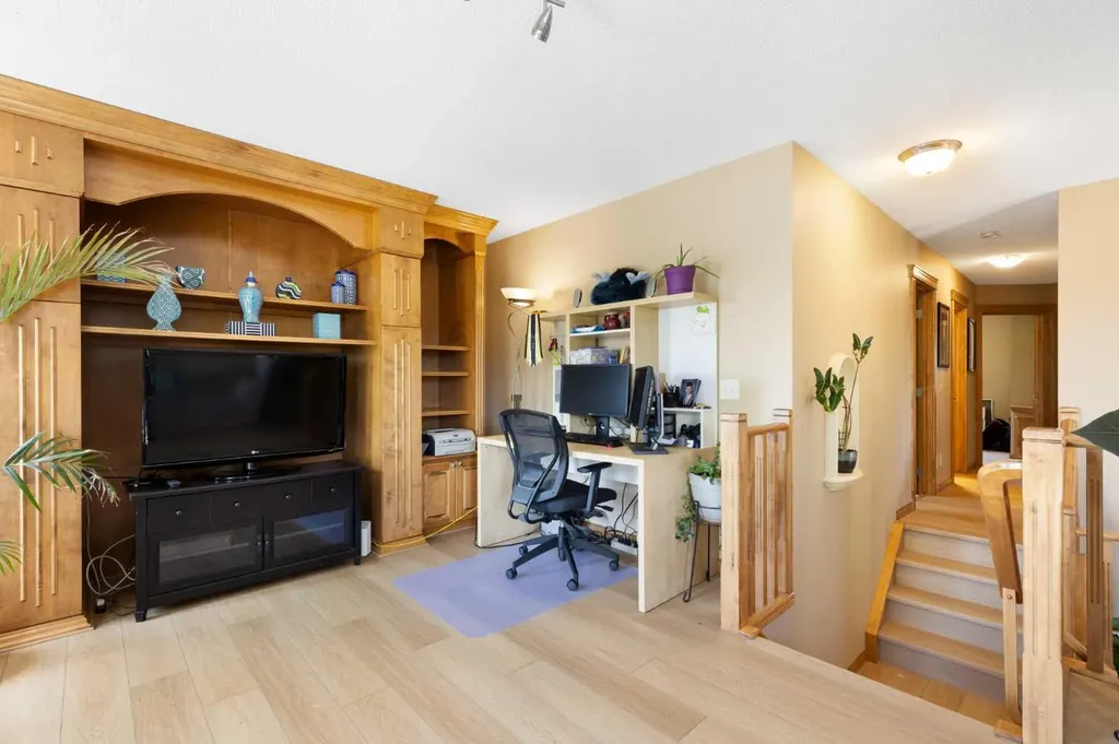 34 Tuscany Meadows Drive NW Calgary AB T3L 2T8